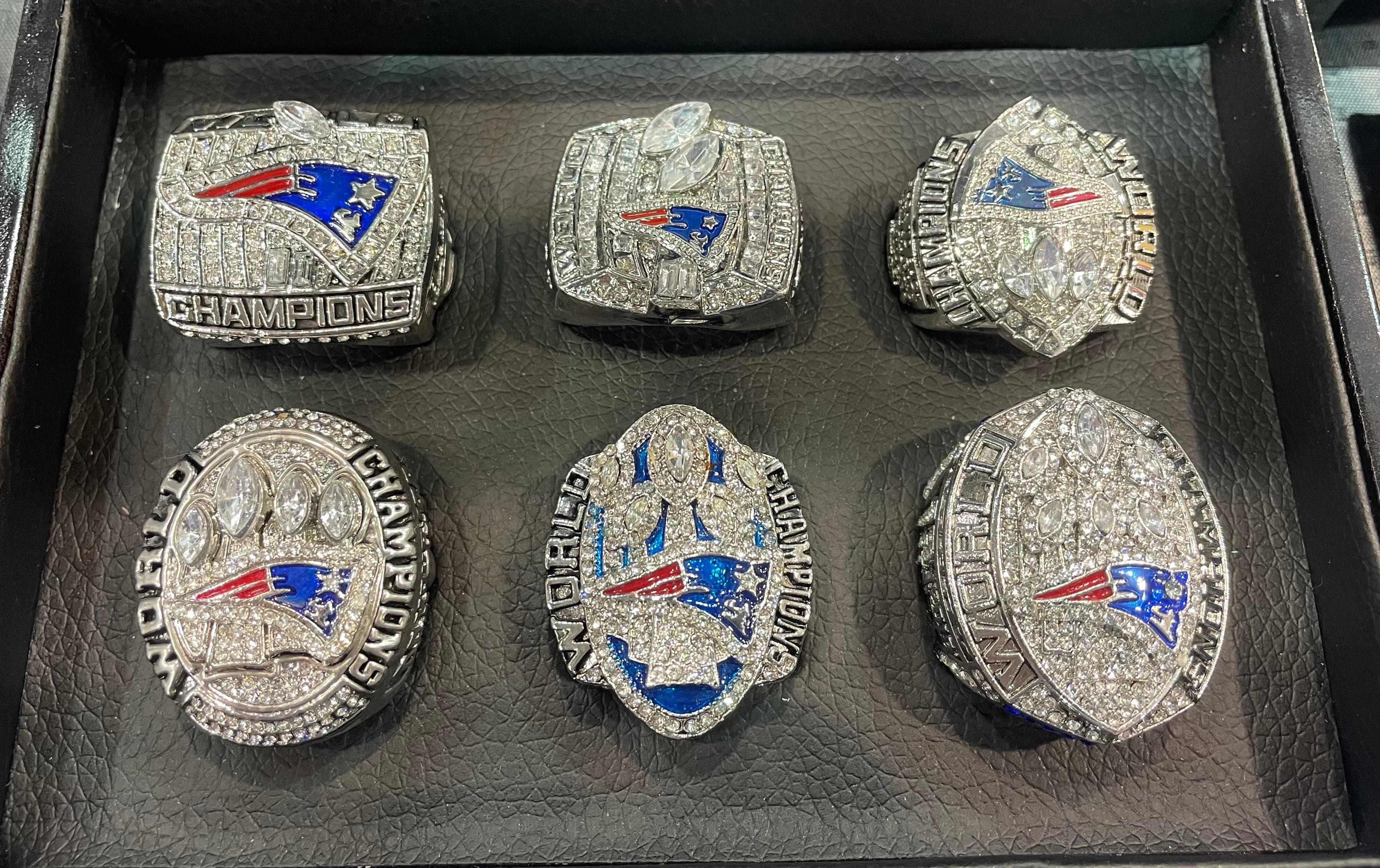 Tom Brady's 6 Patriot Super Bowl Champions Replica Ring Set with Display image 0