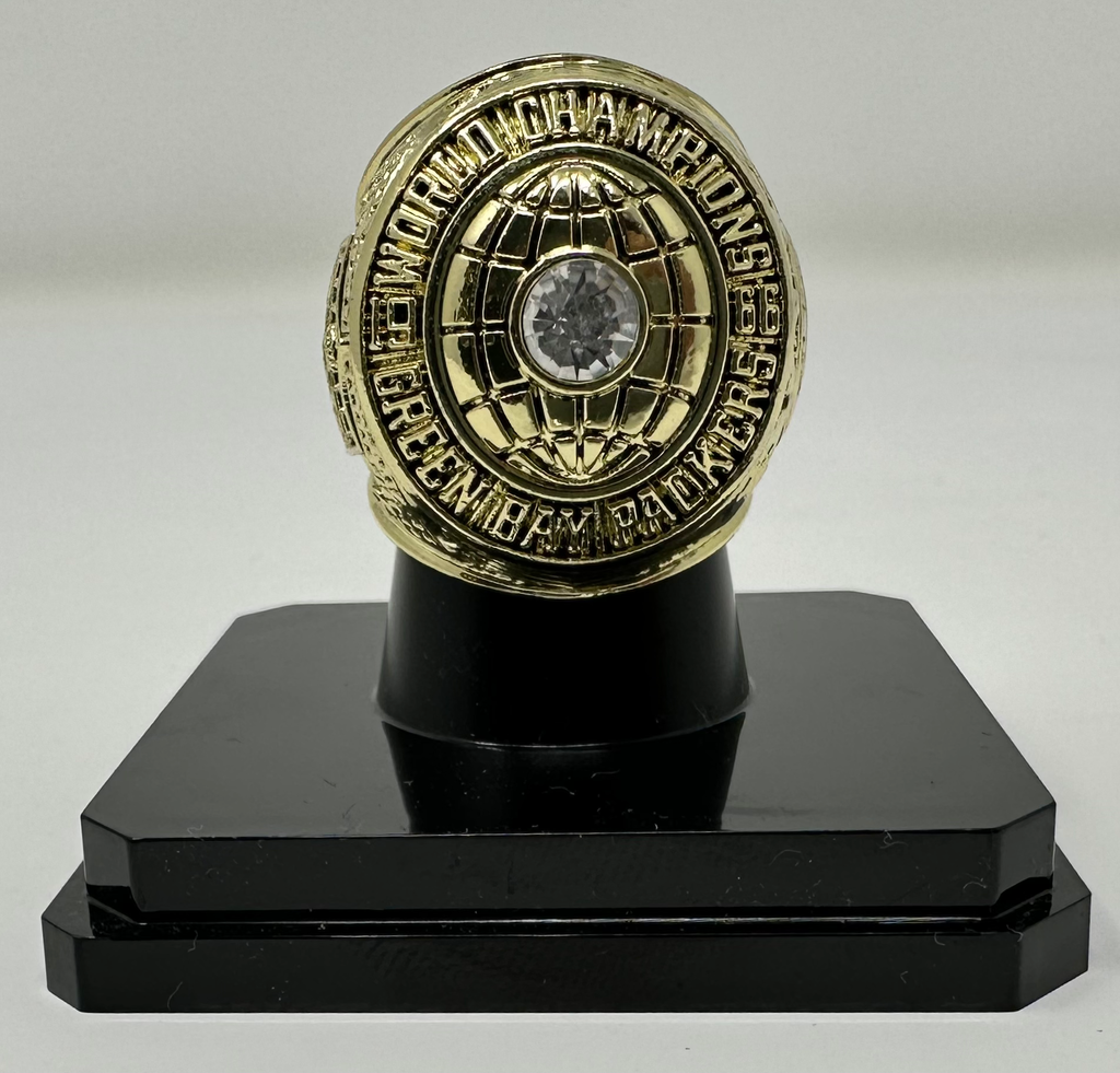 Green Bay Packers Championship Rings Set with Platform image 1