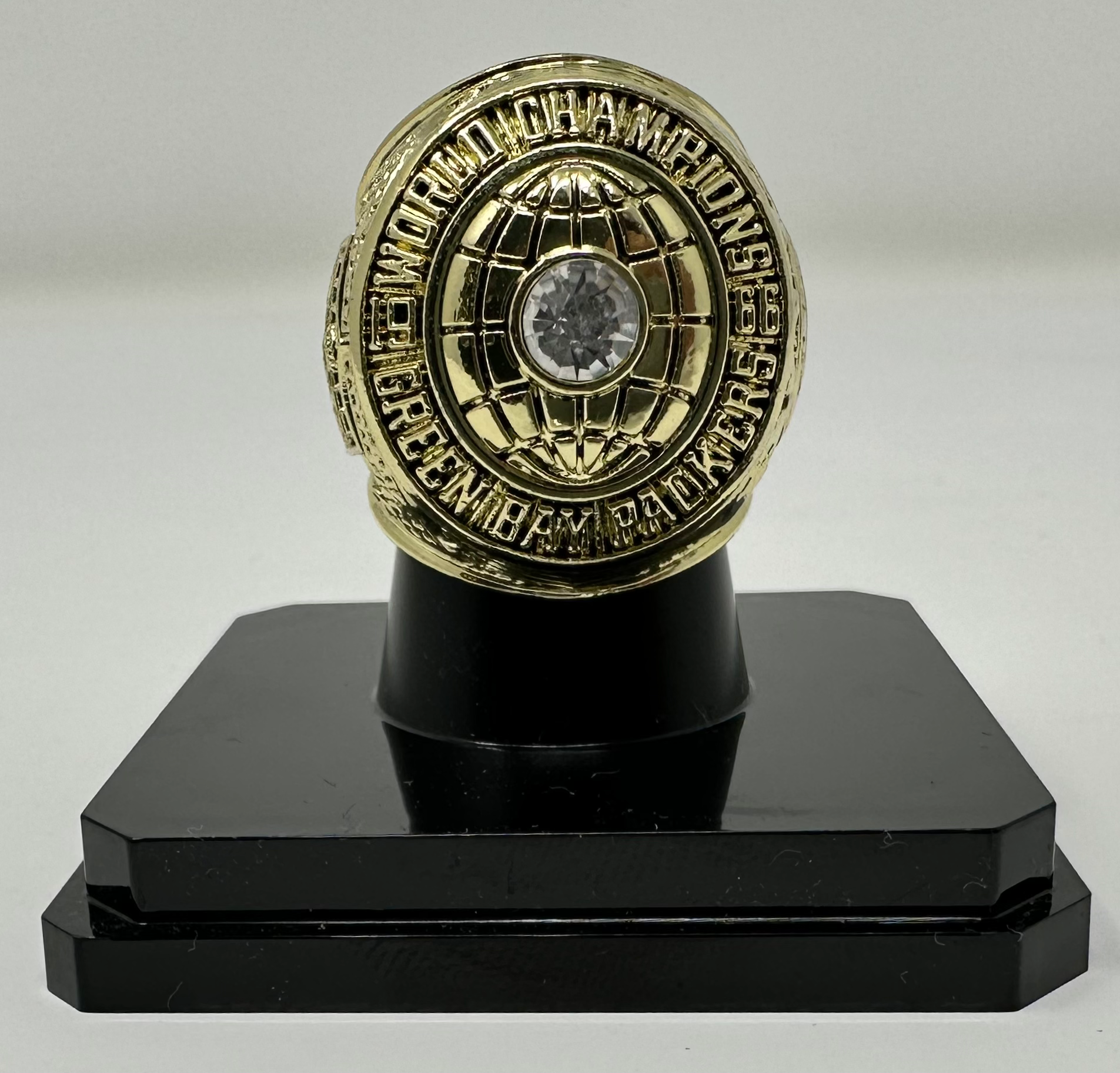 Green Bay Packers Championship Rings Set with Platform image 1