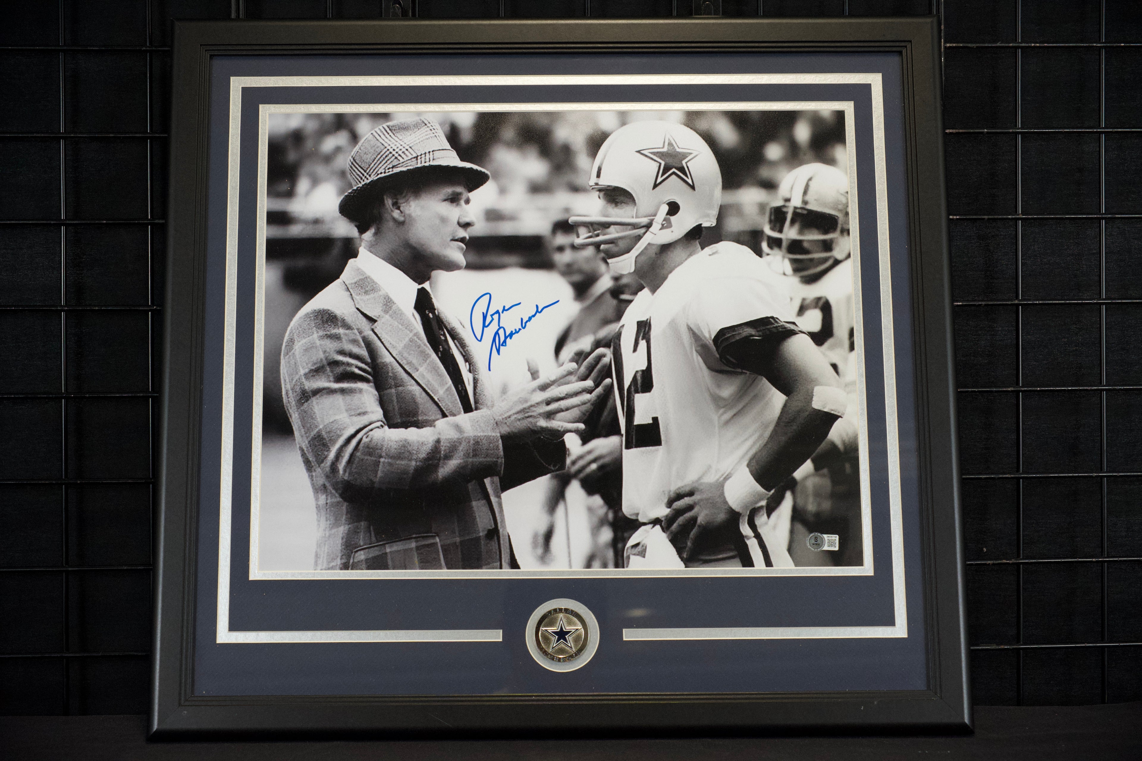 Roger Staubach Framed Autographed Cowboys 16x20 Photo