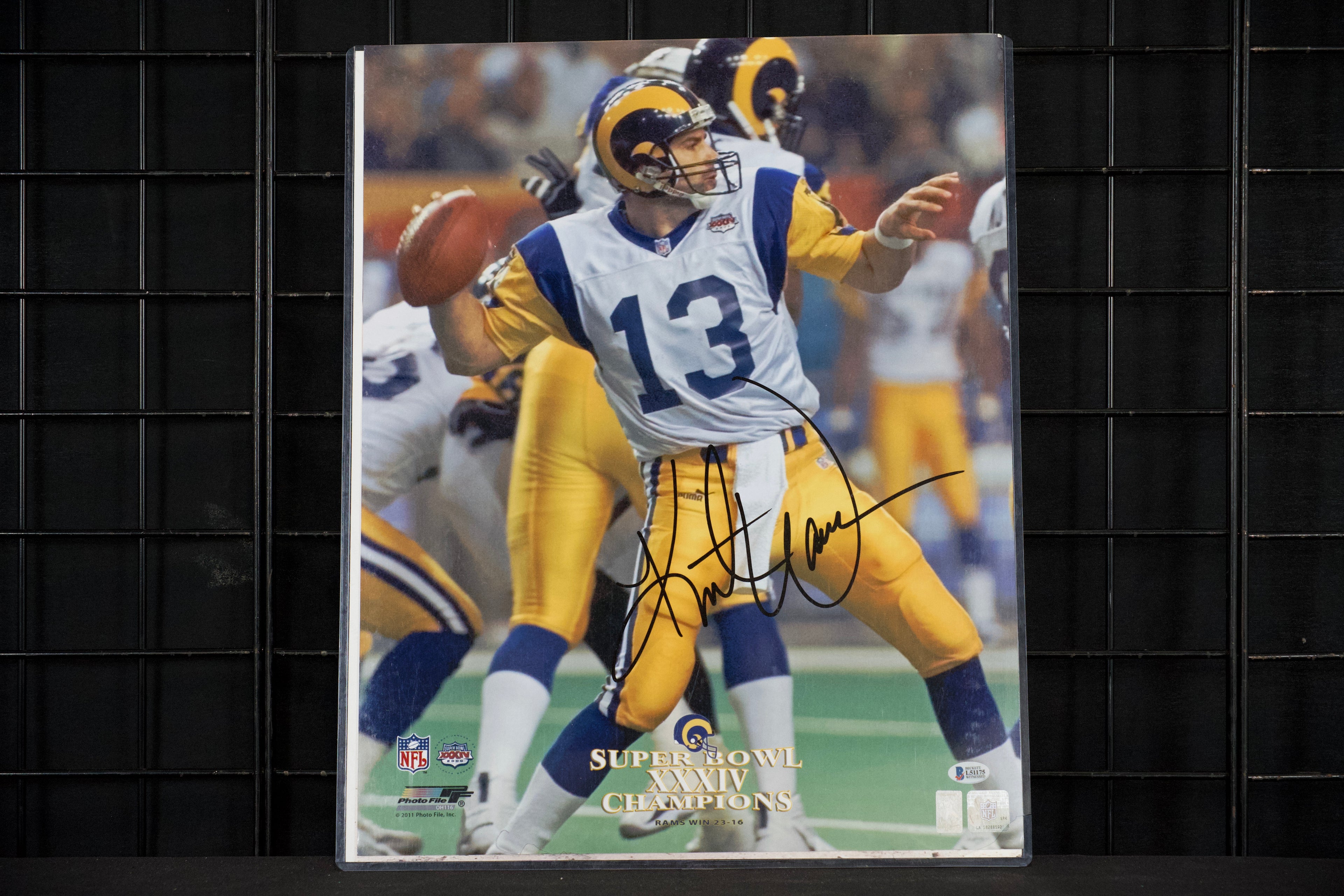 Kurt Warner Autographed Rams 16x20 Photo