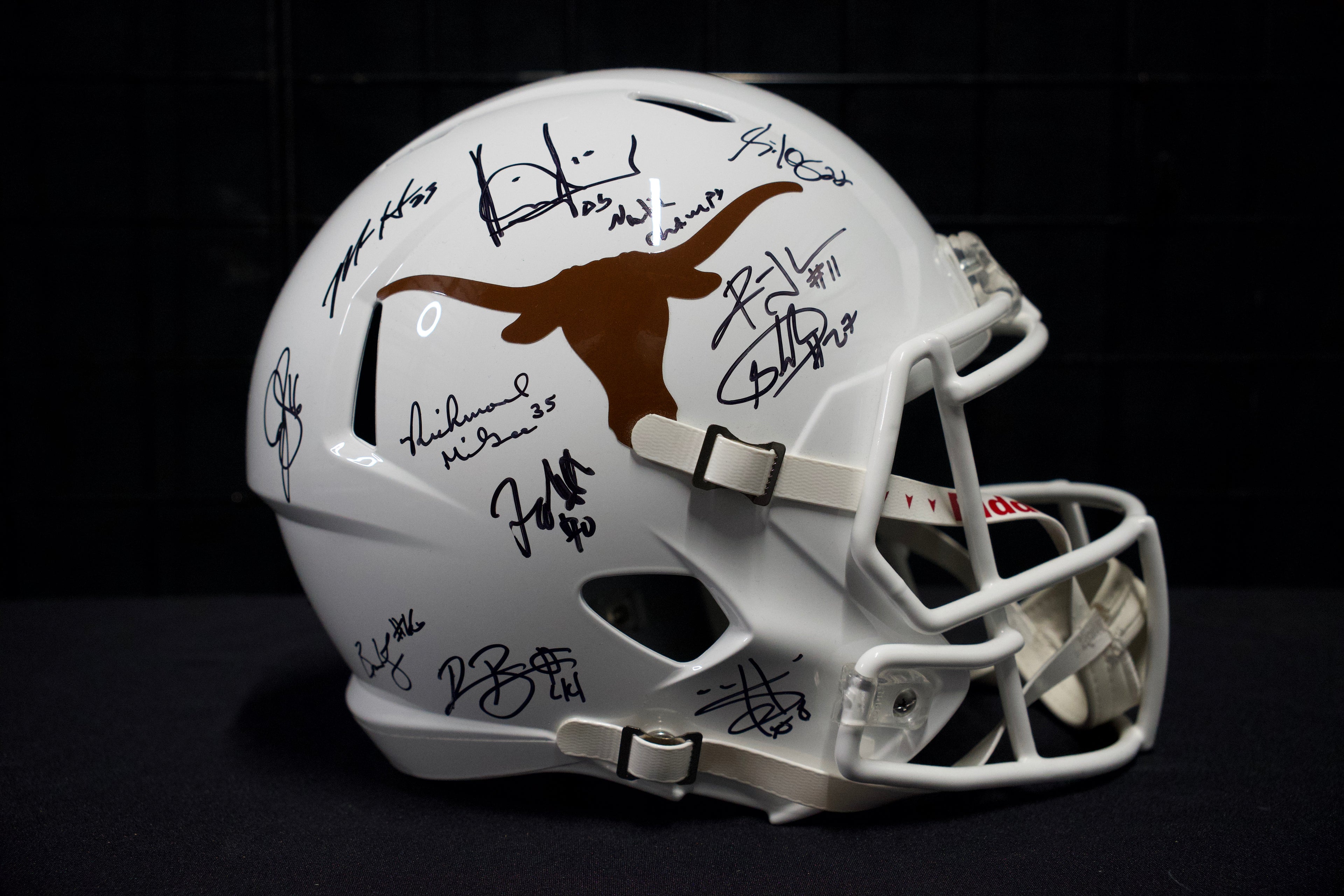 2005 Longhorns National Champions Helmet signed by 24 members