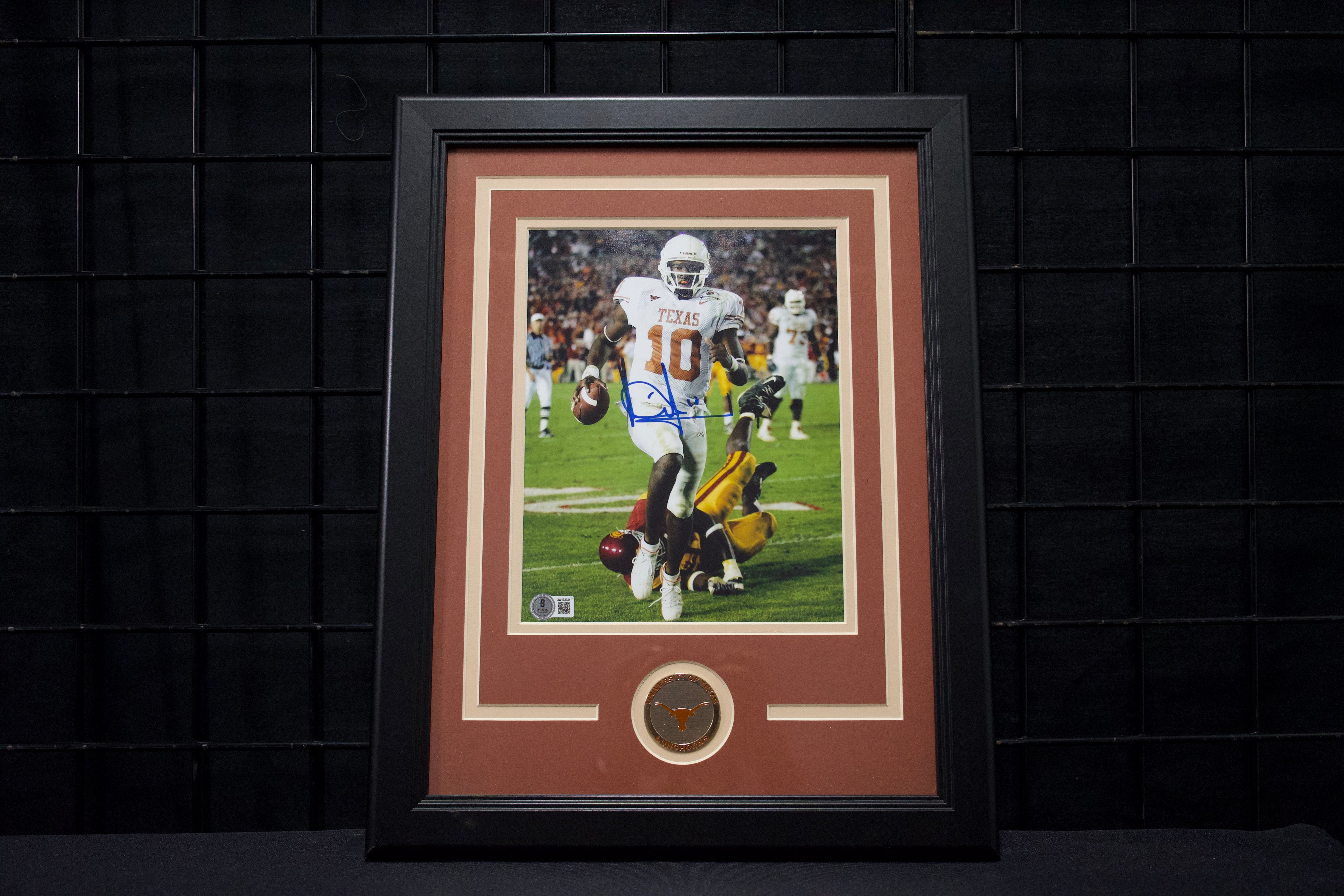 Vince Young Framed Autographed Longhorns 8x10 TD Run Photo