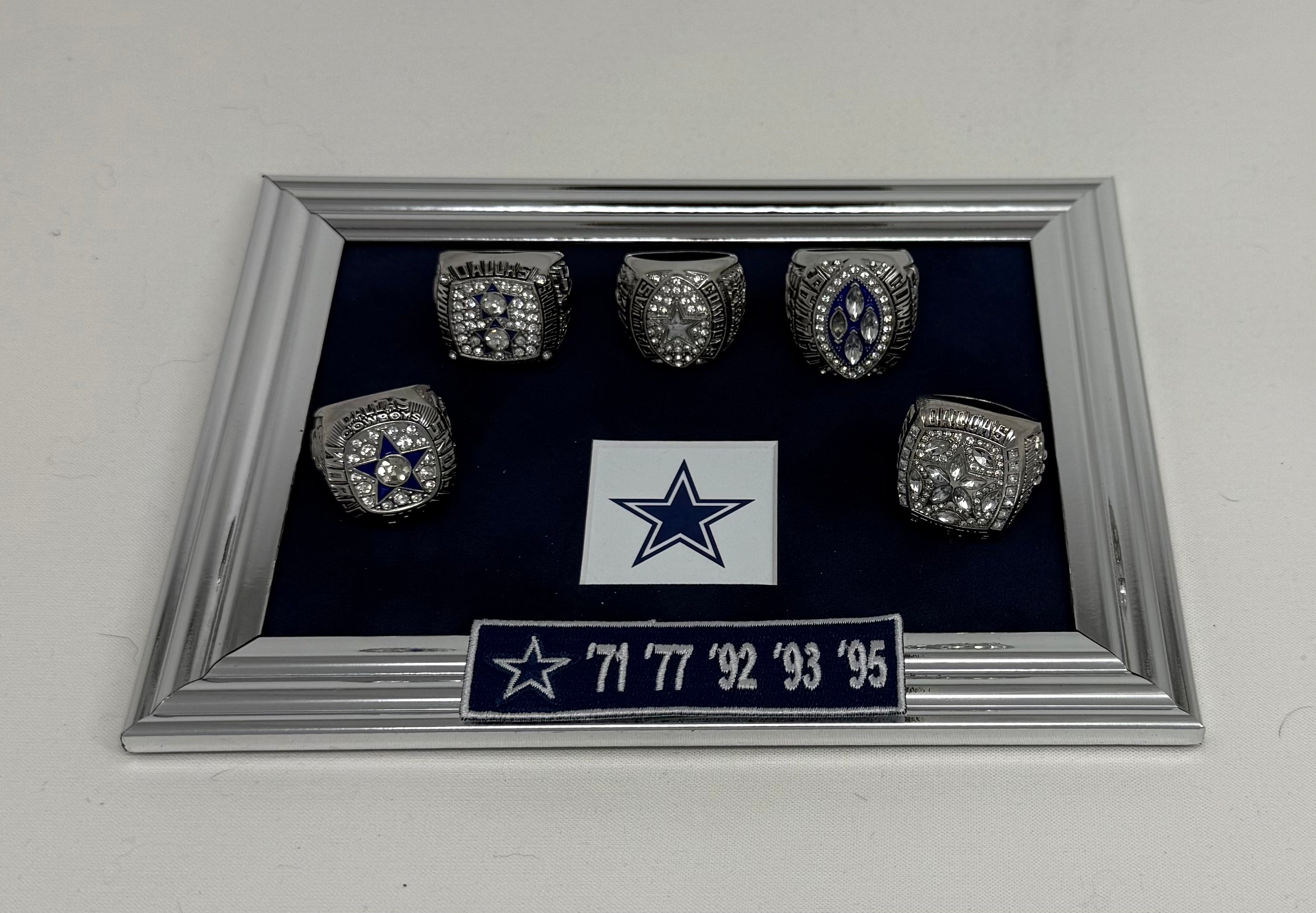 Dallas Cowboys Replica Super Bowl Ring Set with Platform
