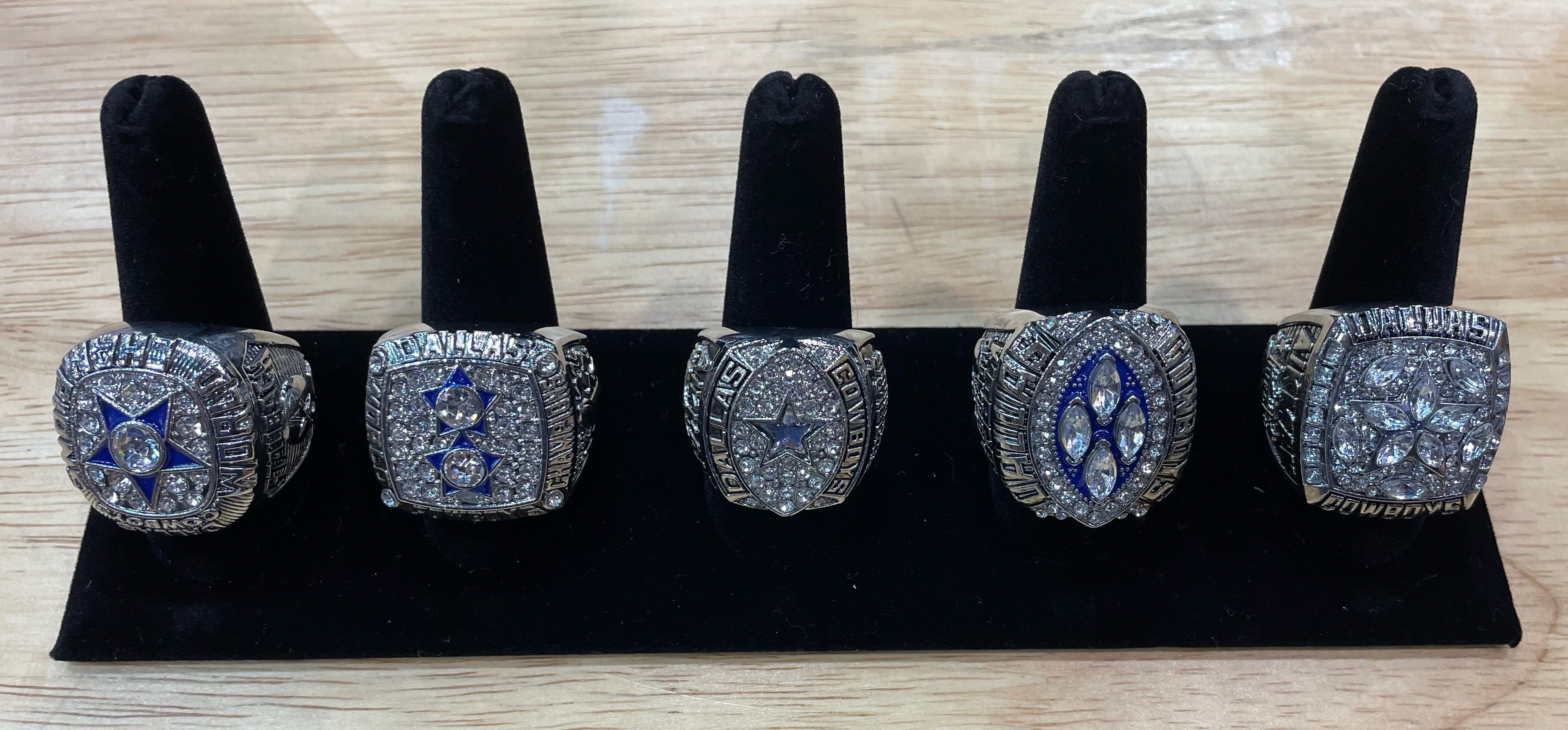 Dallas Cowboys 5x Super Bowl Champions Replica Ring Set with Display image 0